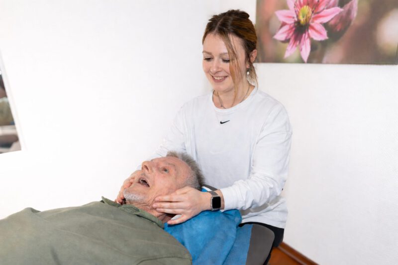 CMD-Behandlung in Dortmund – Physiotherapie bei Kiefergelenksbeschwerden und Kopfschmerzen